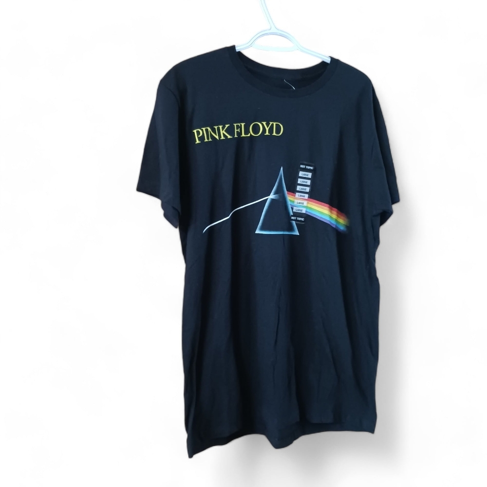 Pink Floyd Darkside Of the Moon Black Graphic Short Sleeve Crewneck  T Shirt.